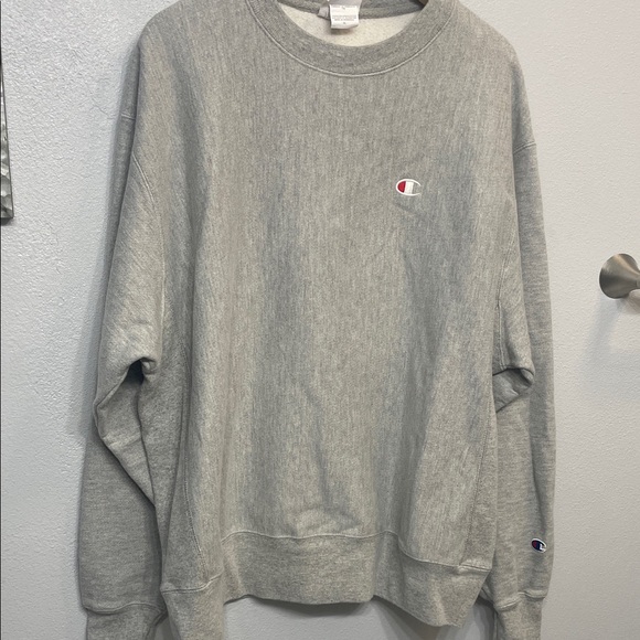 Champion Tops - Champion Women’s Reverse Weave Crewneck Sweatshirt in Light Gray